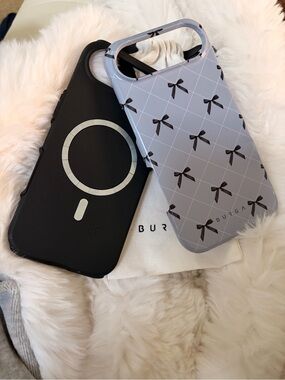 BURGA NWT Bow Pattern Phone Case - iPhone Air, Gray with Black Bows